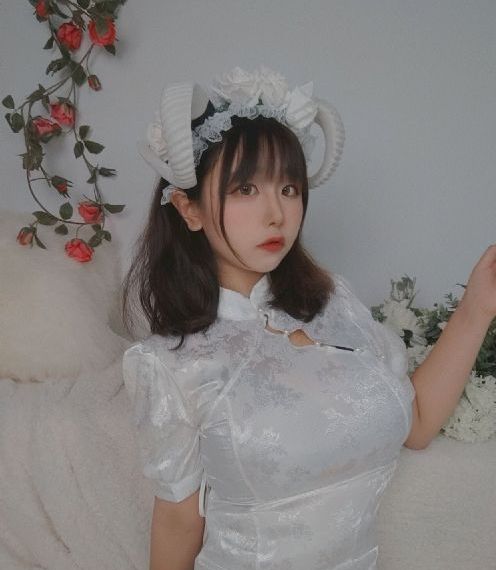 二次元内衣半裸黄网免费_BD韩语高清在线