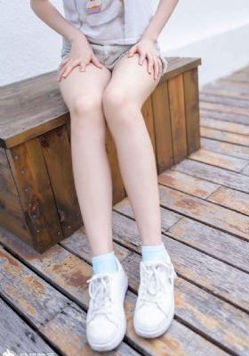 女人的下面全都露出来_十万网红美女美酱