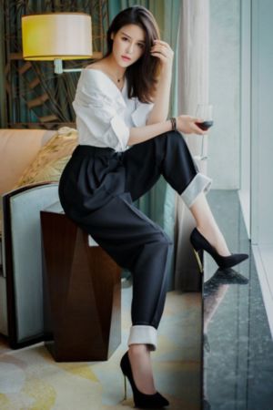 女人被两根一起进3p调教视频_完整视频大全